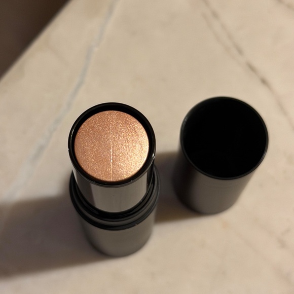 Reina Rebelde On Your Face Radiance Stick in Sueño - Picture 4 of 8